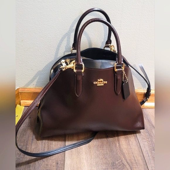 Coach purse! - Picture 1 of 5